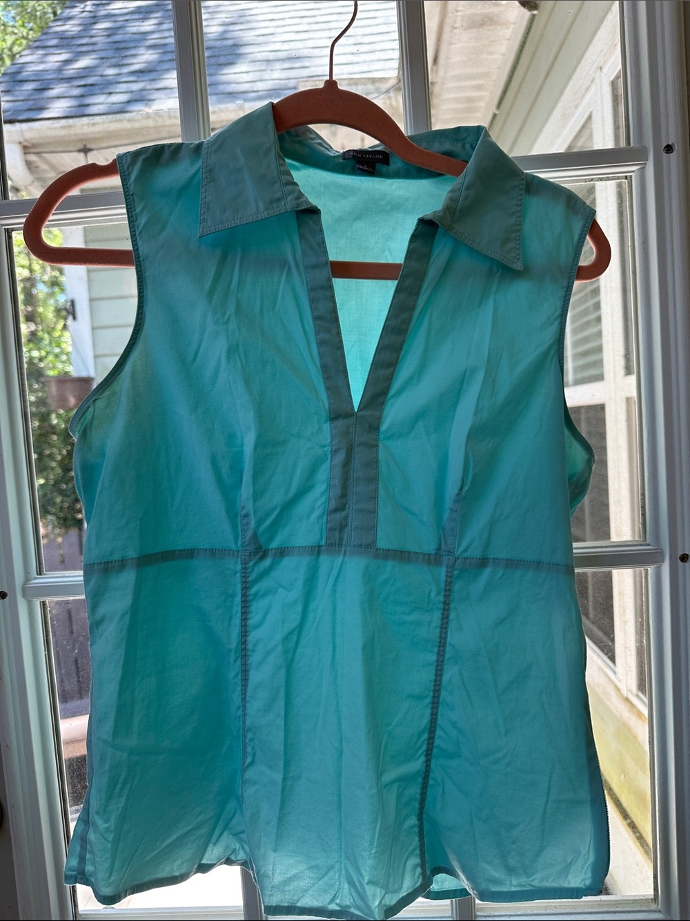 Ann Taylor Turquoise V-Neck Sleeveless Top
